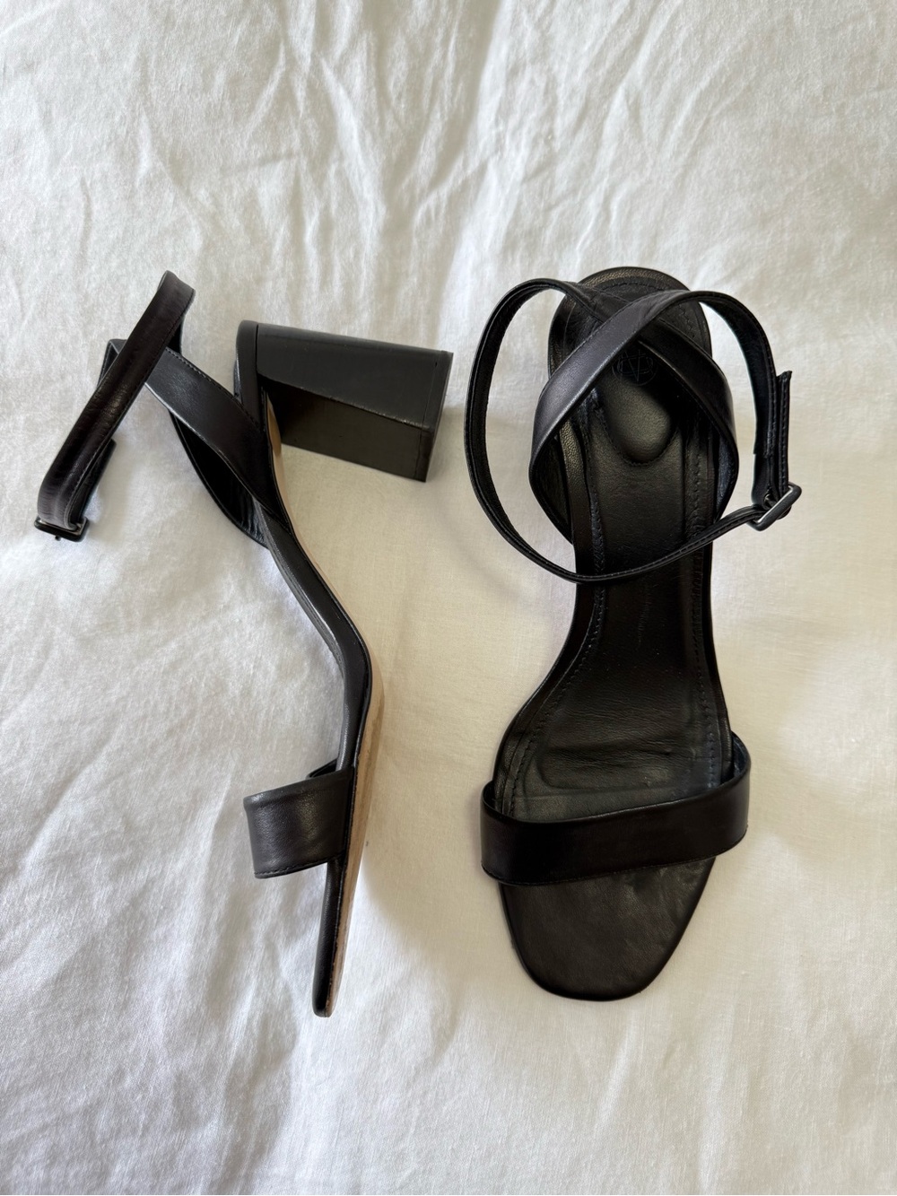 Massimo Dutti | SZ 40 US 9 -9.5 | Black Leather Chunky Heel Ankle Strap Sandals